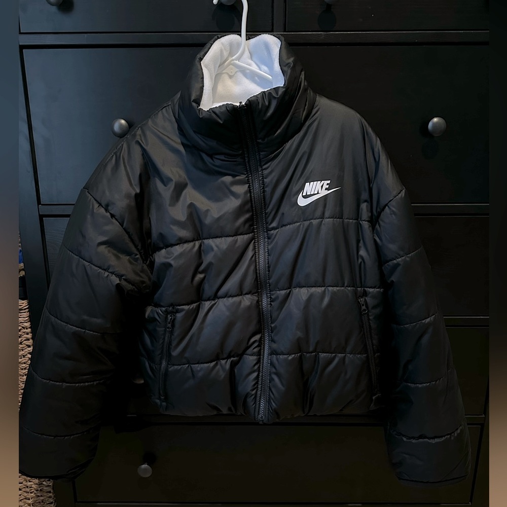 Reversible Nike puffer jacket - great condition! Size M
